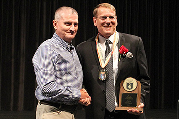 Jerry Bridges getting his HOF Award